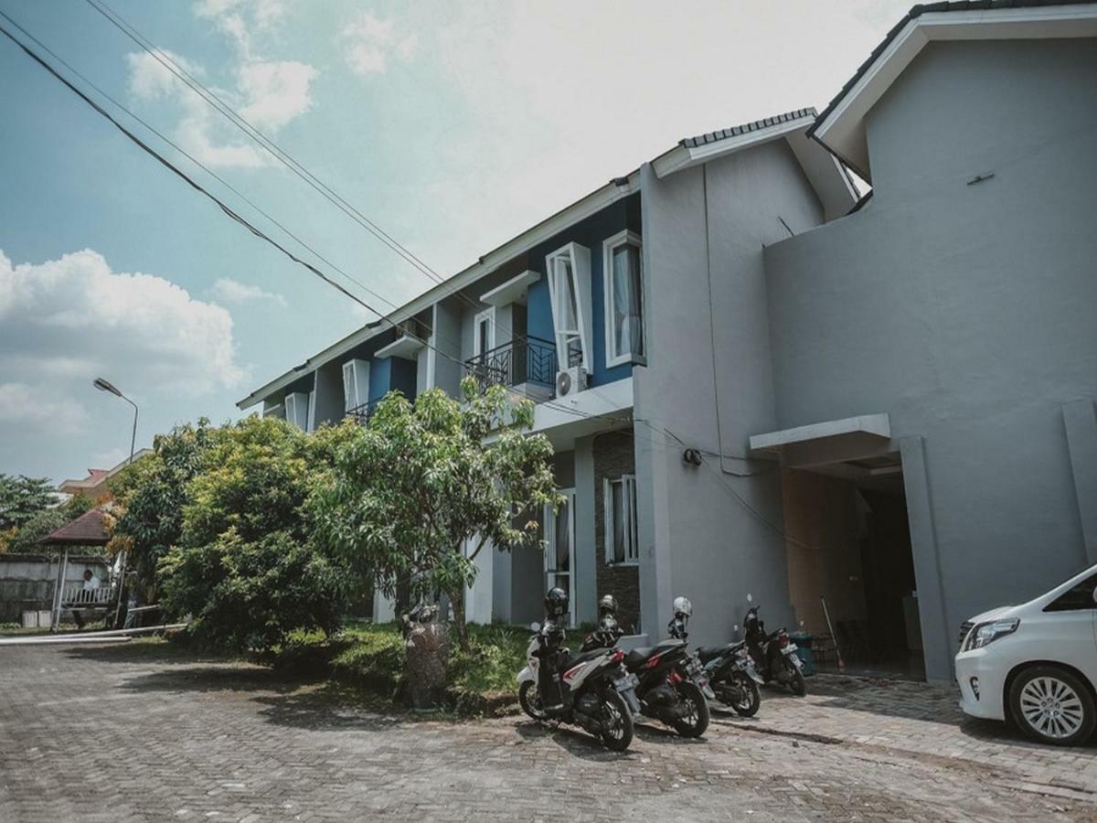 Hotel Reddoorz @ Jamin Ginting Medan Extérieur photo
